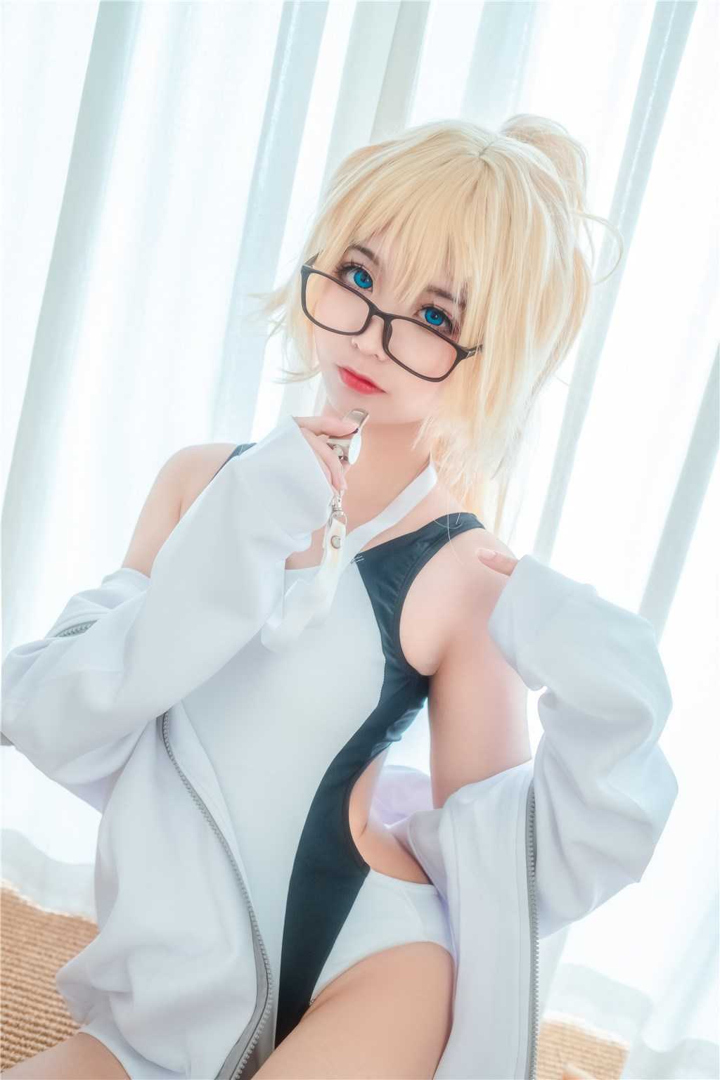 宝宝看镜子里我们的结合,婴儿智能互动镜子,陪伴宝宝快乐成长